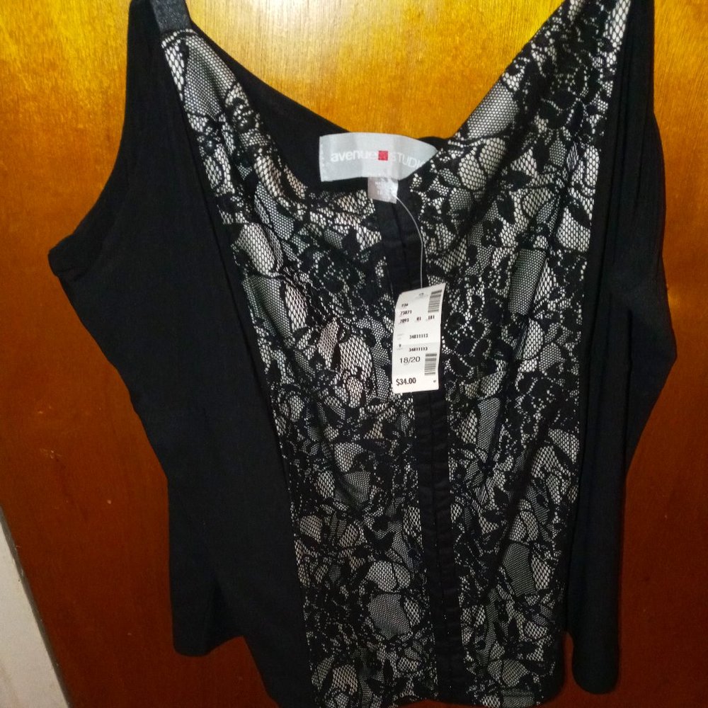 Avenue 18/20 black lace corset front tank NWT 2x